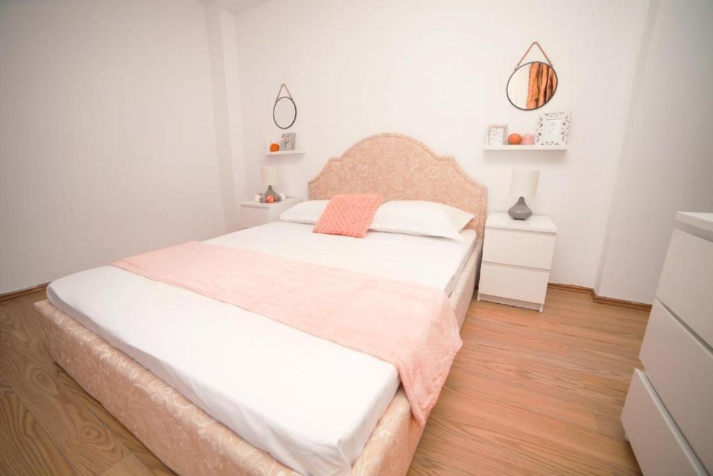 Guesthouse Smart Bucharest Exterior photo